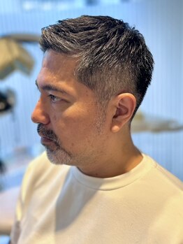 ヘアーサロンウフ(hair salon Oeuf)の写真/【男性限定クーポンあり】忙しいビジネスマン必見！清潔感のある落ち着いた空間で心も身体もリラックス♪