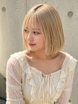 ルシードスタイル ラルーチェ(LUCIDO STYLE La Luce)&nbsp;金髪ダブルカラーハイトーンブリーチオンカラーホワイト系カラー