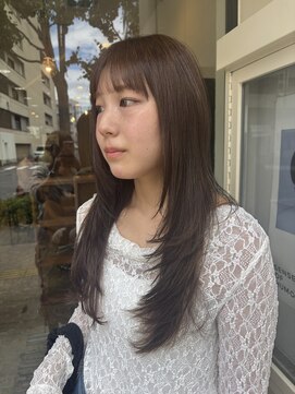 ロプート(Loput) レイヤーでナチュラルな大人かわいいを