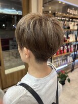 ジャストビューティサンク 上大岡(Just Beauty CiNQ)&nbsp;ショート×襟足刈り上げ×白髪ぼかしハイライト