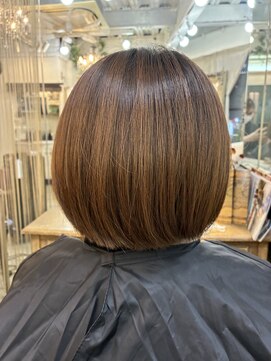 ソレイユ 新宿御苑前 (SOLEIL) オリーブシルバーのクール女子