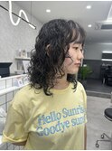 ハードめスパイラルパーマで海外girlみたいに。