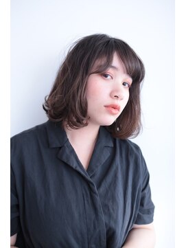 メゾン(Maison) 【Maison】大人女性にも似合うふんわりロブ