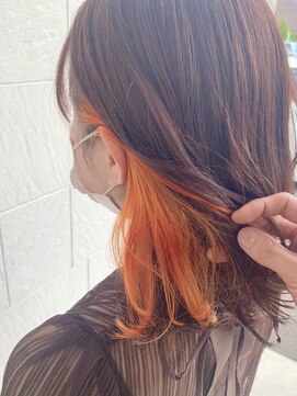 ロンド ヘアー(Rondo. Hair) インナーカラービビッドオレンジ__イヤリングカラー
