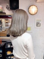 可愛くなれる秘密のプラチナグレージュ