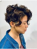 大きめウェーブなツーブロボブ