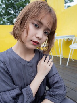 ヘアアンドリラクゼーション シャッセ(Hair&Relaxation SASE) ハイトーンの柔らかいボブ