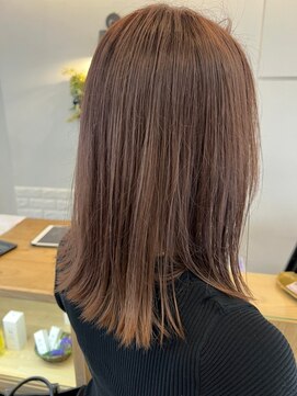 ナンバー リコ 名駅 ジャム 名古屋(N° rico JAM) ハイトーン　ケアカラー　夏ビンクベージュ　外ハネミディアム