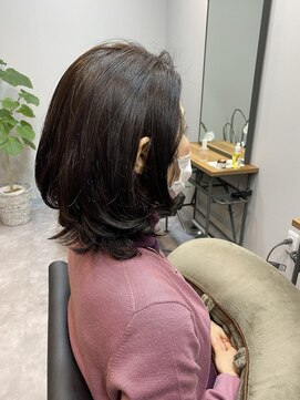 コンヤ(CON YA) ミディアムエアリーパーマ