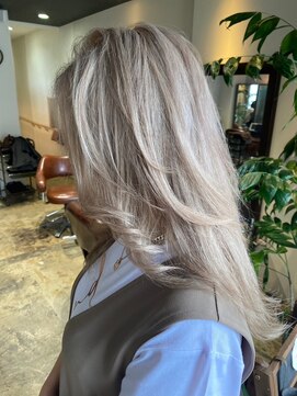 ジョイン ラックスビー 京都店(JOYN LUXBE) 韓国風顔まわりレイヤーカットシルキーベージュダブルカラー20代