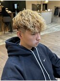 ブリーチパーマでつくるスペインカール スキンフェード10代20代
