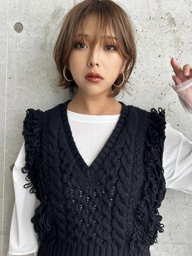 フルショウ アシヤ(FURUSHO ASHIYA) 耳かけショート ハイトーン 外ハネ