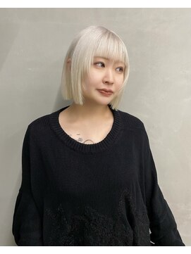 ビューズ(VIEWS) ボブトリプルカラーホワイトブロンドホワイトカラー美髪ヘア