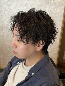キタセンジュバーバー バイ ティーズ(KITASENJU BARBER by T's) 波打ちスパイラル