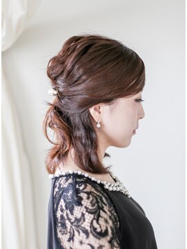 ホワイトルーム(White Room) ウェーブとハーフアップ☆