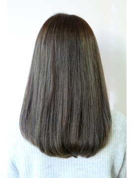 サクラビューティー リム(SAKURA Beauty limb) 夏に涼しげなアッシュのセミストレート