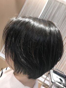 リーオオサカ(Lee Osaka) 【Lee大阪店】黒髪美人 大人ショート /新出奈津樹