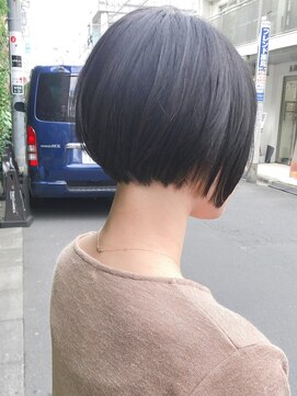 シャロン(SHARON) 【SHARON原宿】大人可愛い小顔前下がり丸みショートボブ×黒髪