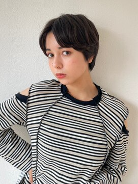 ヘアサロンガリカアオヤマ(hair salon Gallica aoyama) 【荒木依莉亜】大人可愛いセンターパート/黒髪大人ショート