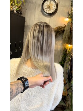 ヴェロニカ バイ ソル(Veronica by SOL) シャドウルーツ