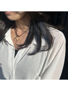 ハグヴィアン(HUG BIEN) ハイライトインナーカラー×ブルー