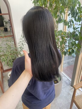 ソピ バイ インビテーション(sopi by invitation) ダークブラウン / ストレートヘア