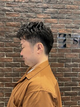 ティシップス(T-SHIPS) ツーブロック×アイロンパーマ