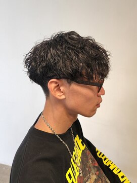 ニアウ 伊勢崎連取店(Niau) 刈り上げショートマッシュ縦落ちツイストスパイラルパーマ