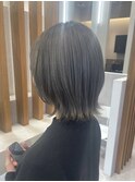 ブリーチカラー　ハイライト　ミディアムロング　レイヤー