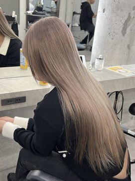 【ミルクティーグレージュ/ストレートヘア】しまゆー