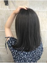 ティンク 横浜(Tink)&nbsp;ブリーチなしでもグレージュカラー！Tink横浜/ネイビーブラック