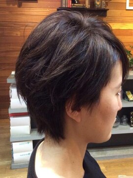 ラビアンフルール(La vie en Fleurs) ツーブロックナチュラルショート