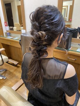 エクリ 麻布十番(equri) 編み下ろしヘア