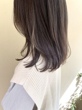 ゼン(Zen.) 柔らかいベージュカラー/大人可愛い/Zen.手塚