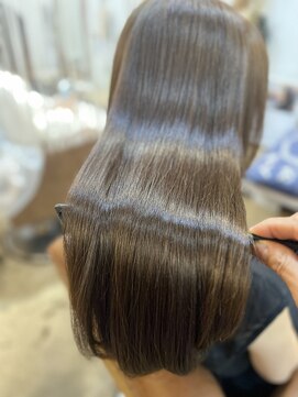 クオリア(QUALIA) プレミアム縮毛矯正 カット  カラー /柏