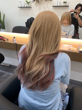 ヘアーテラス エム(hair terrace M) ベージュとピンクのインナーカラー