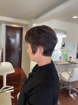 ヘアースペースブルーム プリュス 石橋店(HAIR SPACE BLOOM plus) 石橋阪大前/白髪ぼかしハイライト/ショートカット/ケアブリーチ