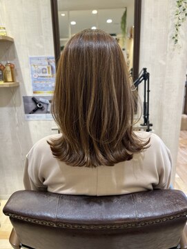 ルヴェール(Le Vert) ミディアムレイヤー◎ベージュカラー