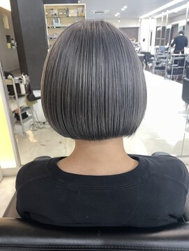 シャンプーボーイエイムス(SHAMPOO BOY aims) ミニボブ ダブルカラー