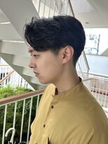 ワンズ リー 下北沢店(ONE's ly)&nbsp;センターパート　毛流れパーマ　刈り上げ