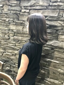 リリー(LiLy) グレージュなミディ