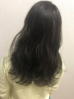 モルニ(MORNI)&nbsp;黒髮ロング_マロンベージュ Aラインボブ かきあげ