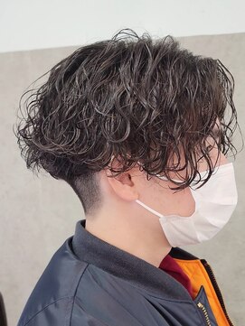 フィフス 原宿(fifth) 黒髪センターパートツーブロック波巻きツイストスパイラルパーマ