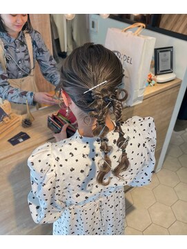 シエル(hair terrace Ciel) ツインテールアレンジ