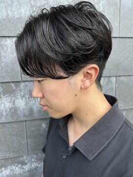 ヒュイル バイ ニアウ(Hwyl by Niau) メンズマッシュセンターパートスパイラルパーマニュアンスパーマ