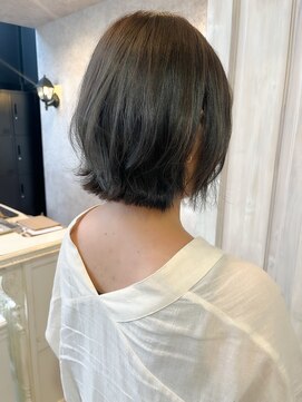 キャアリー(Caary) 福山人気くびれボブスタイル切りっぱなし外ハネひし形シルエット