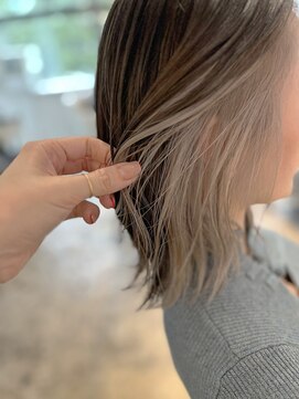 アドール(ADOR) 【ADOR上村】ホワイト系インナーカラー