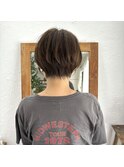 ショートヘアのバックシルエット