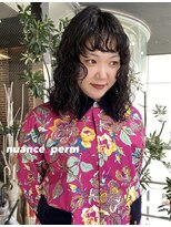 ヘアーアンドメイク ビス(HAIR&MAKE bis)&nbsp;黒髪ニュアンスパーマ ミディアムパーマ【中西思実】