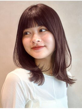 ガーデンヨコハマエスト(GARDEN YOKOHAMA est) ミディアム　ベージュ　デジタルパーマ風　ウルフレイヤー